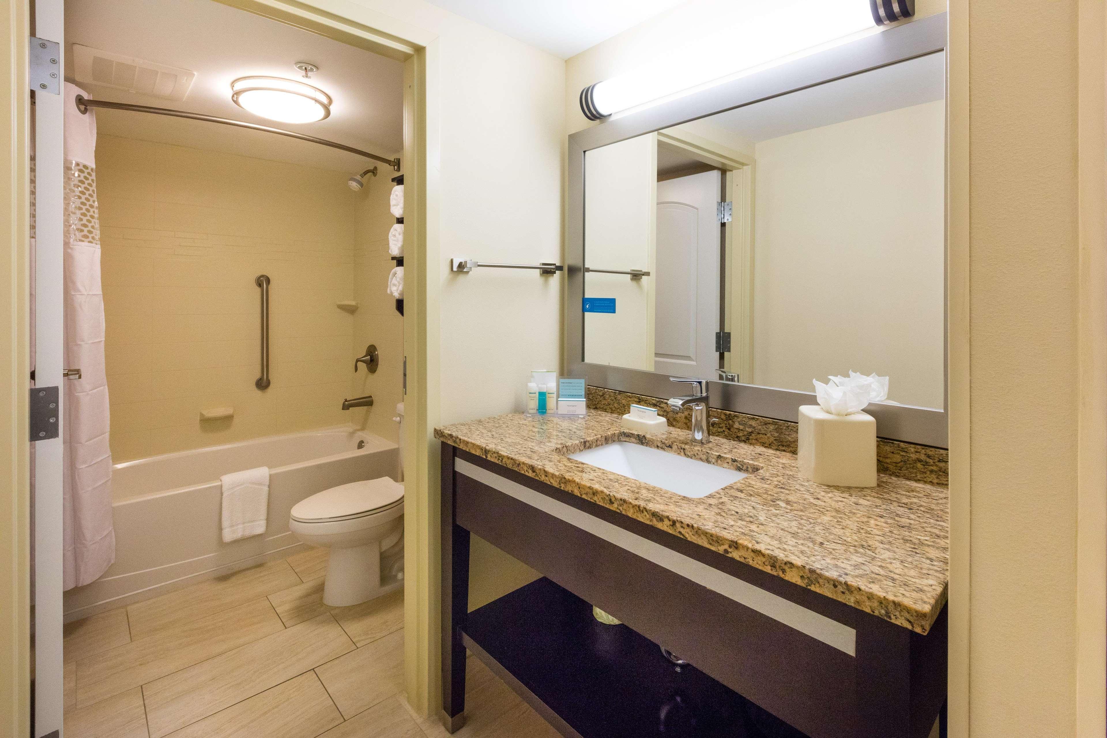 Hampton Inn Daytona Beach/Beachfront Exterior photo