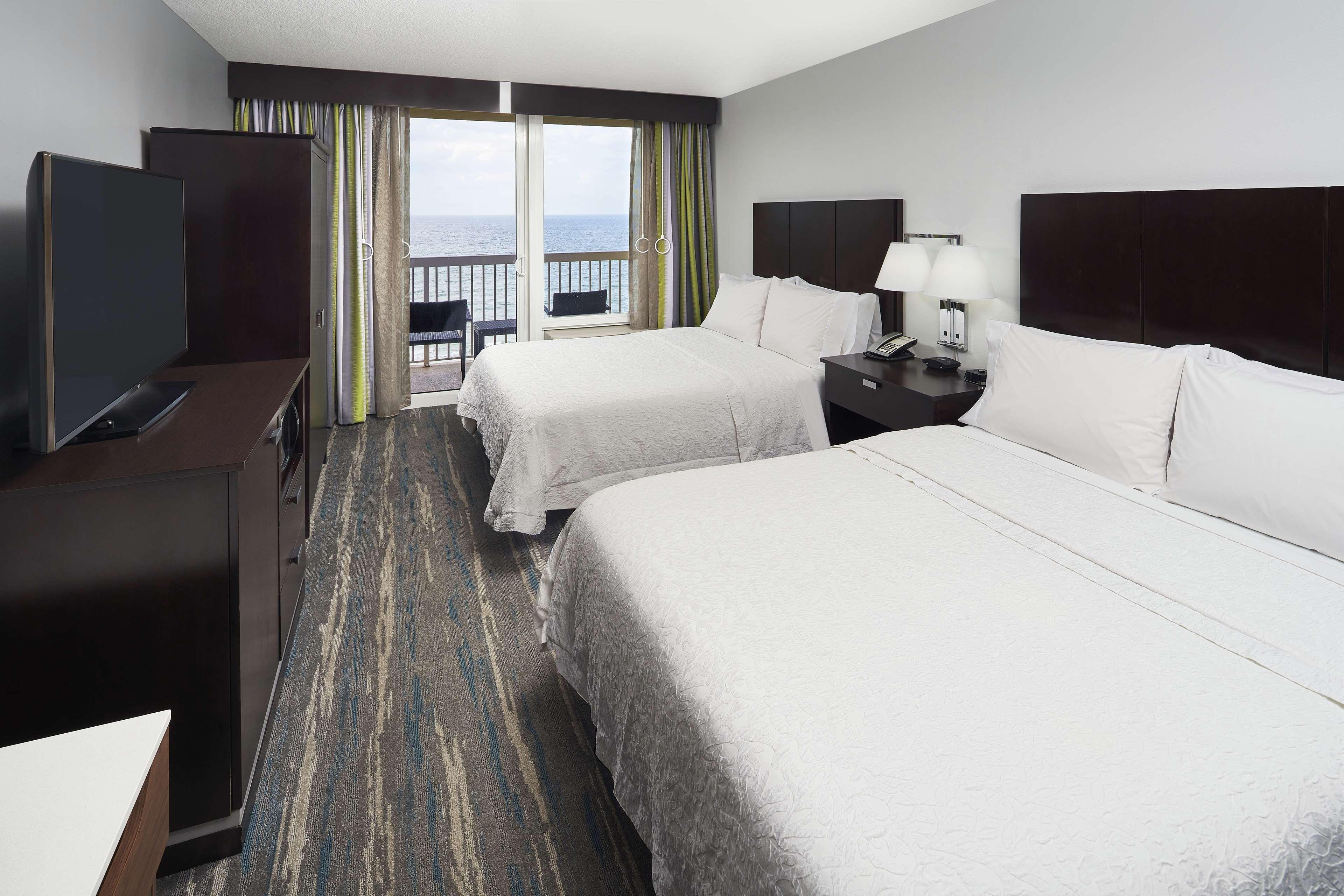 Hampton Inn Daytona Beach/Beachfront Exterior photo