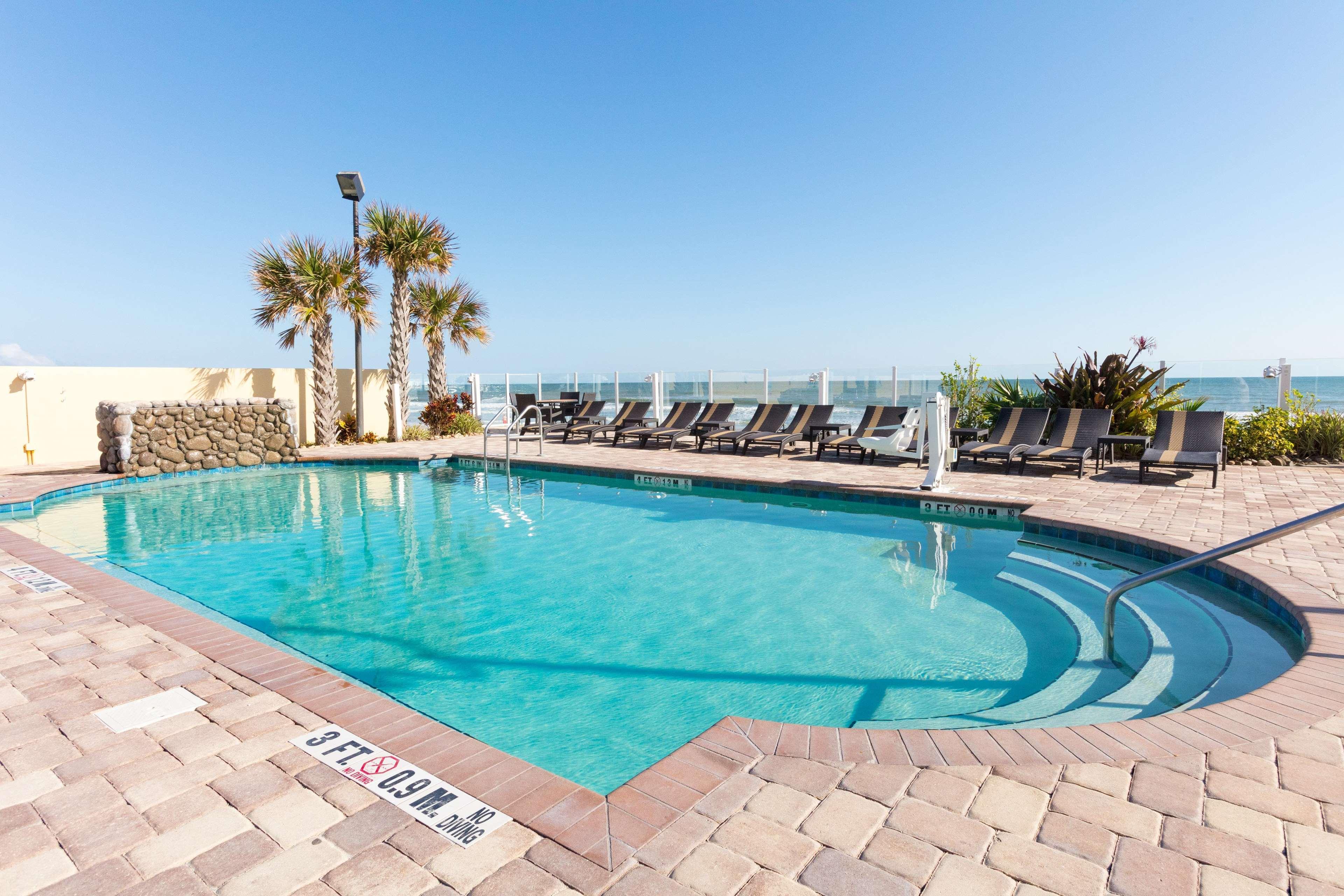 Hampton Inn Daytona Beach/Beachfront Exterior photo