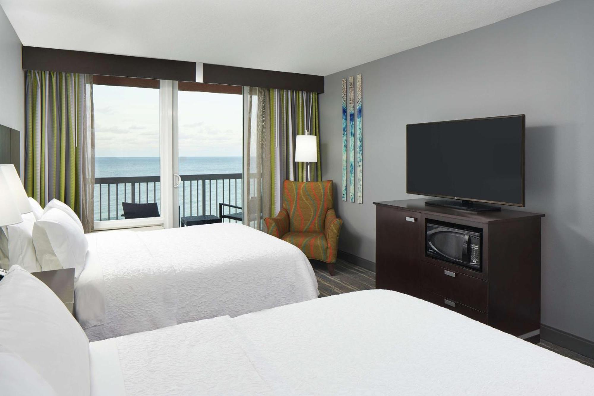 Hampton Inn Daytona Beach/Beachfront Exterior photo