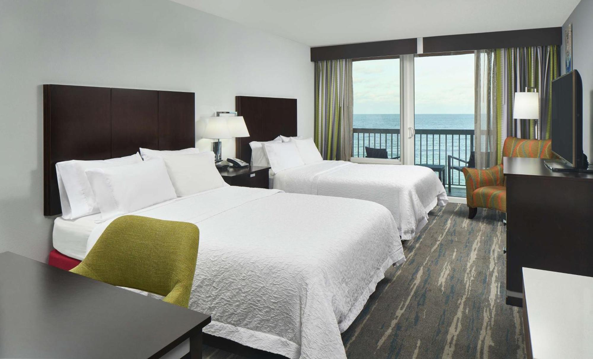 Hampton Inn Daytona Beach/Beachfront Exterior photo