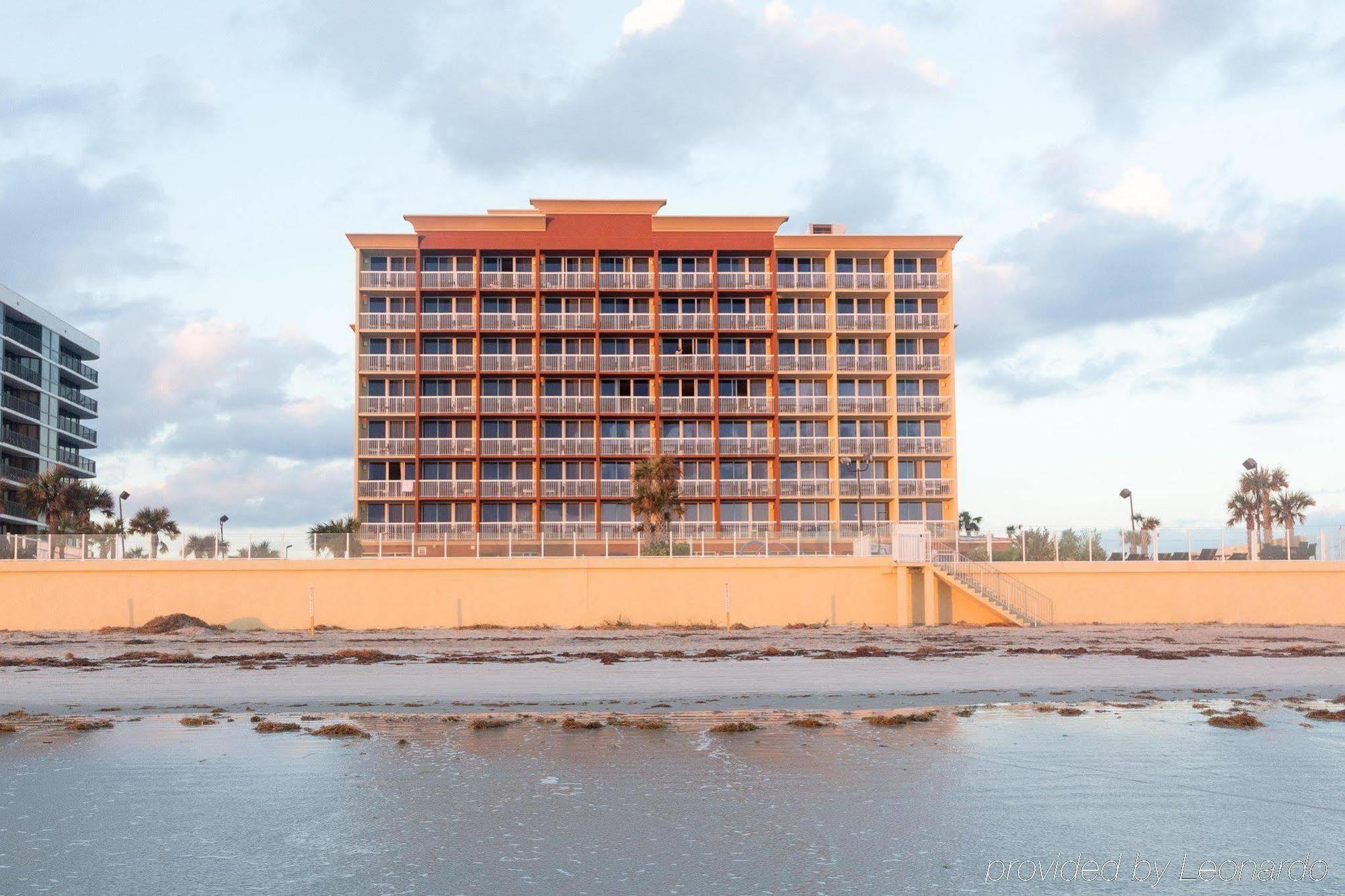 Hampton Inn Daytona Beach/Beachfront Exterior photo