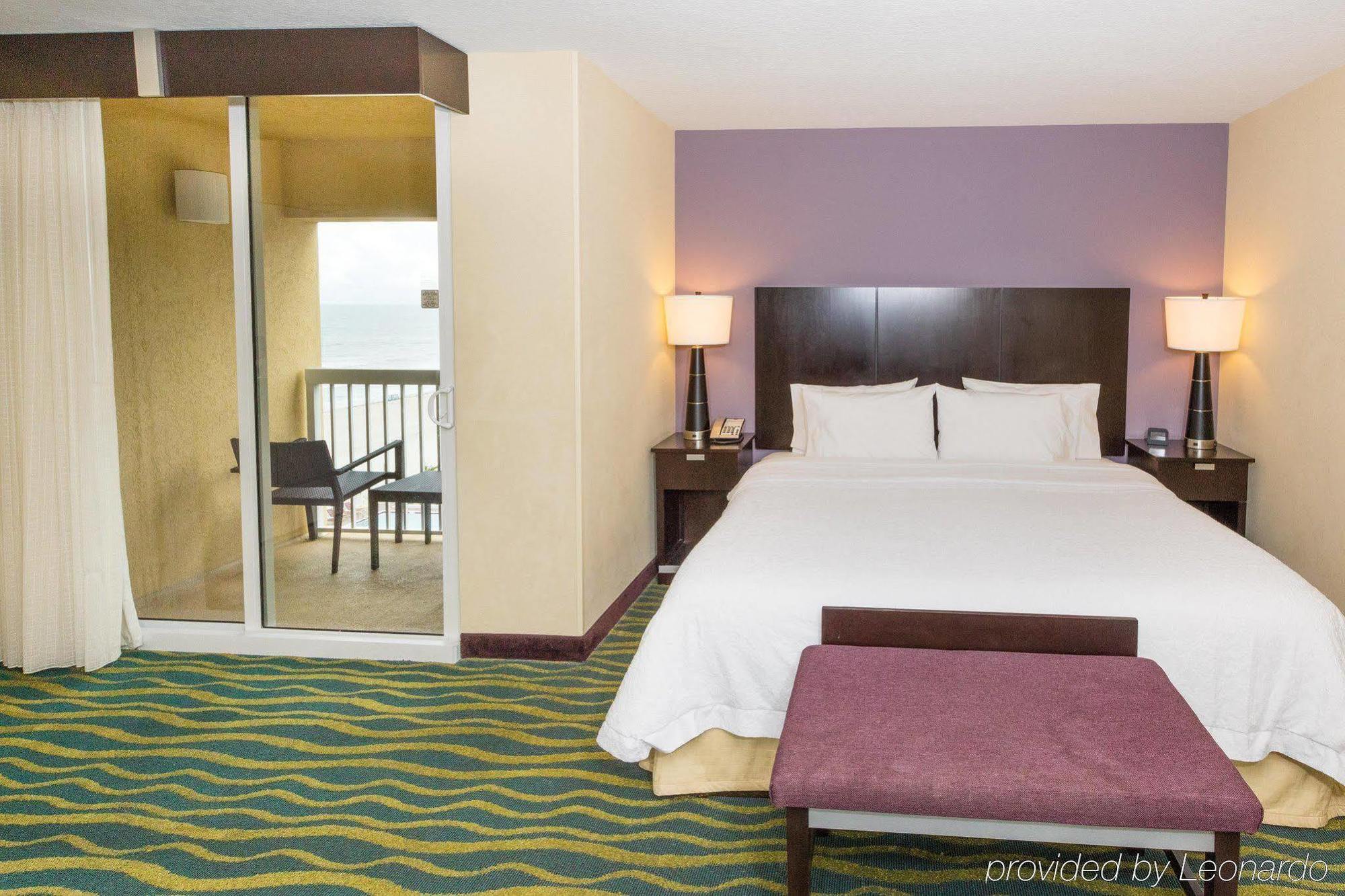 Hampton Inn Daytona Beach/Beachfront Exterior photo
