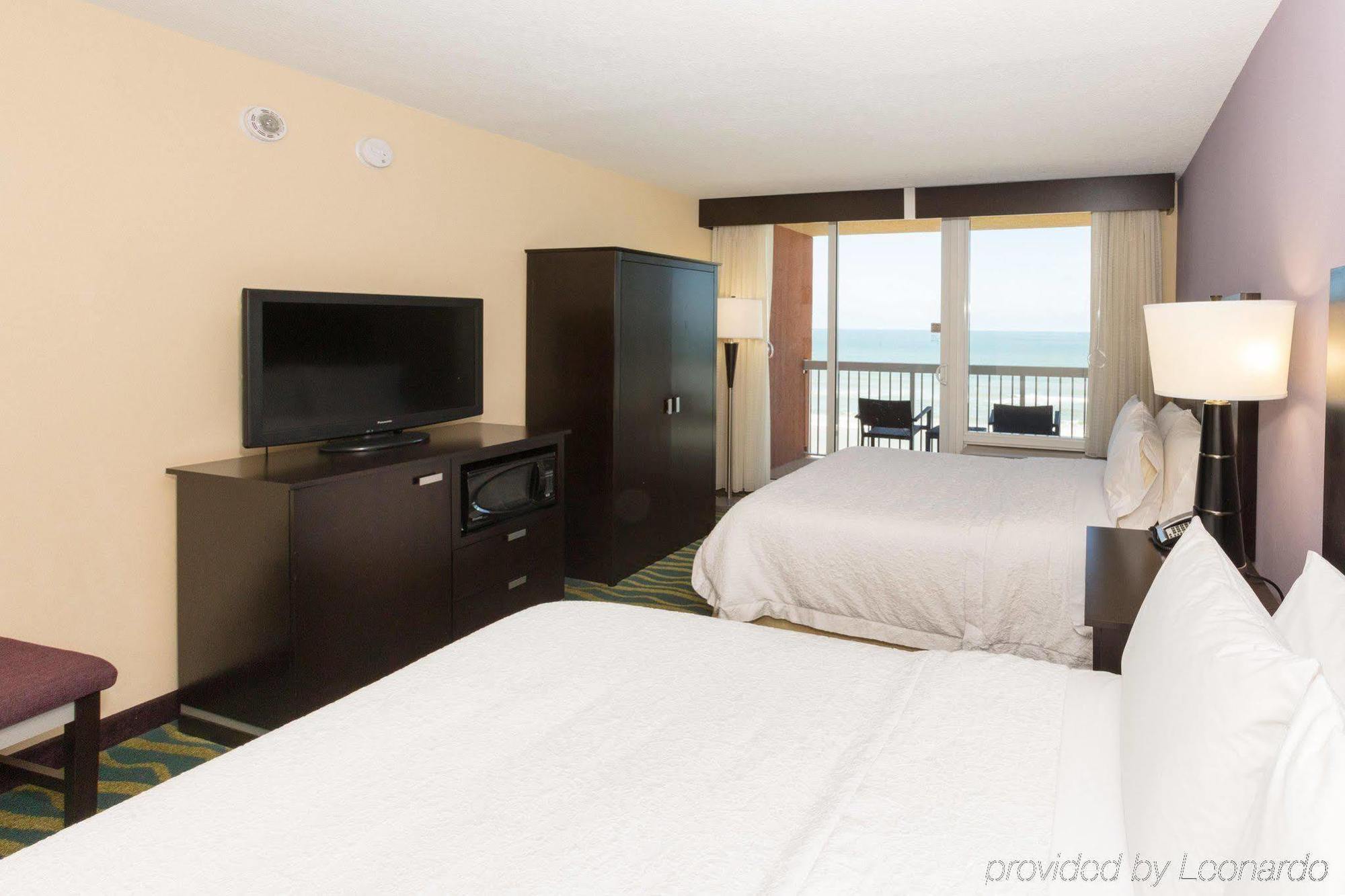 Hampton Inn Daytona Beach/Beachfront Exterior photo